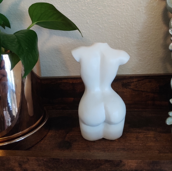 Body Statue - Picture 5 of 8